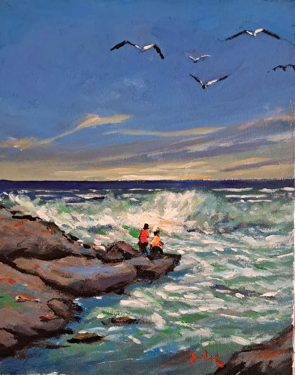 Óleo — olas rompiendo contra las rocas, con dos figuras junto a la orilla