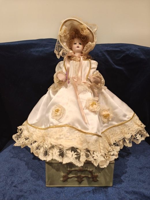 Muñeca de porcelana de la Colección Ramón Inglés · 5